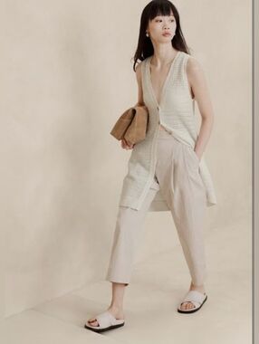 NWT! Banana Republic Janie Sleeveless Long Sweater Vest Iced Vanilla Small